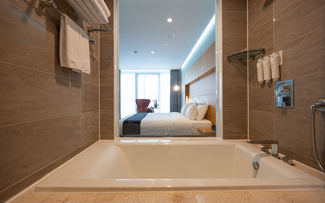 디럭스더블이스트