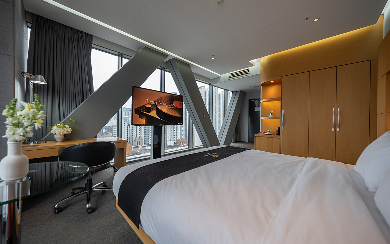 디럭스더블이스트